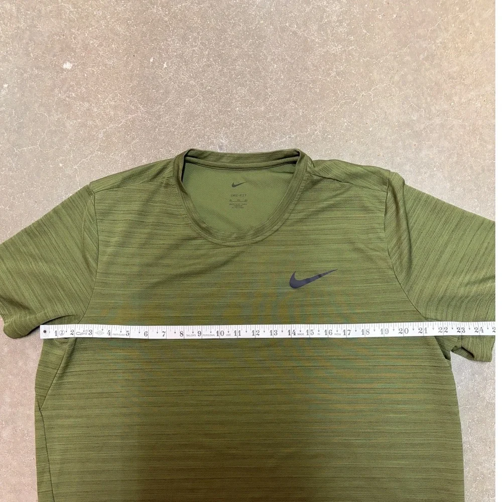 Nike Dri-FIT Mens XL Olive Green Heathered Short Sleeve Training T-Shirt Workout